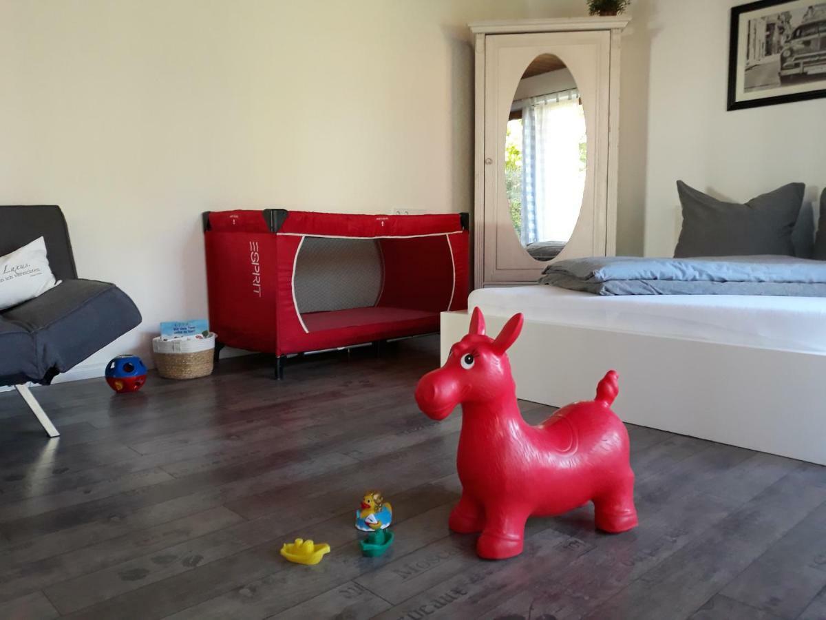 Schoene Einzimmer Wohnung Zwischen Bodensee Und Allgaeu Neukirch  Bagian luar foto